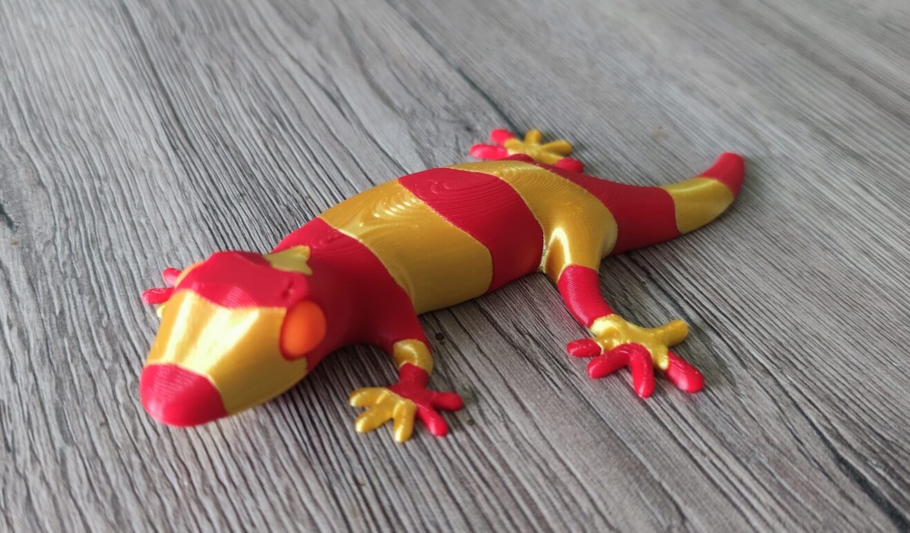 Jaszczurka z kilku filamentów